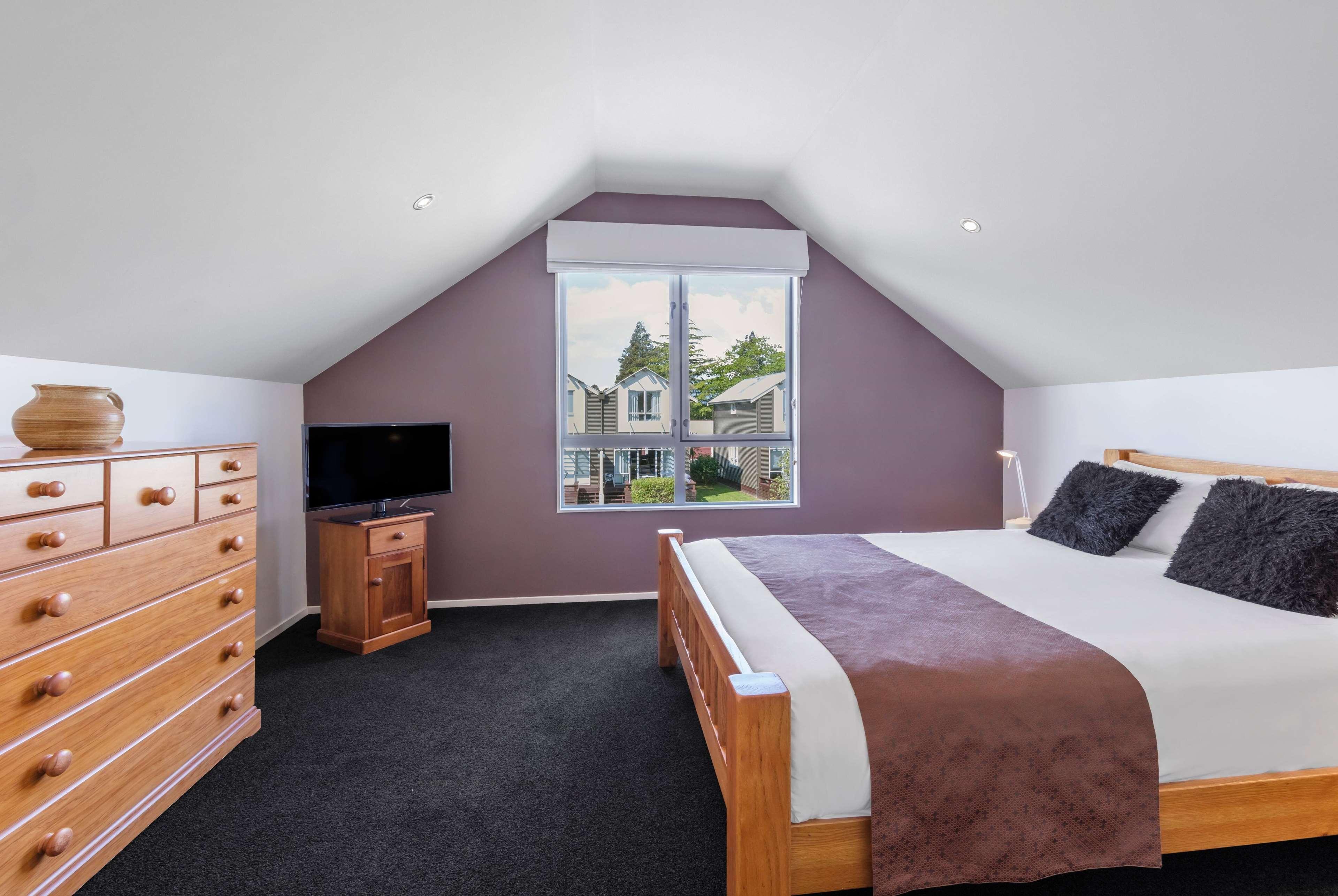 3 Bedrooms, Chalet