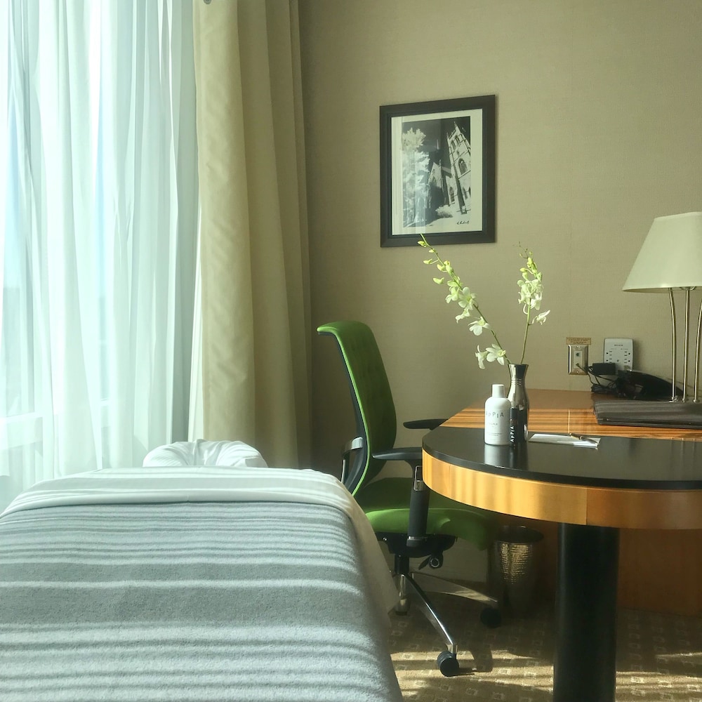 Sofitel Montreal Golden Mile 64/79