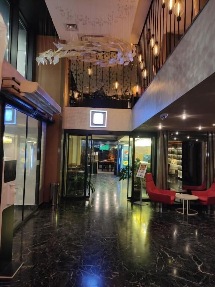 Kuhla Hotel 36/42