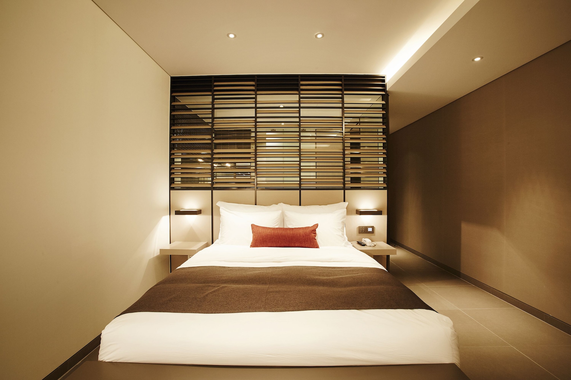 SUPERIOR, DOUBLE BED, BATHTUB
