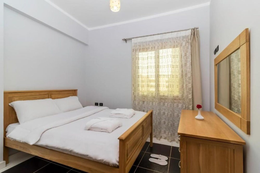 Royal Beach Serviced Apartments 30/75
