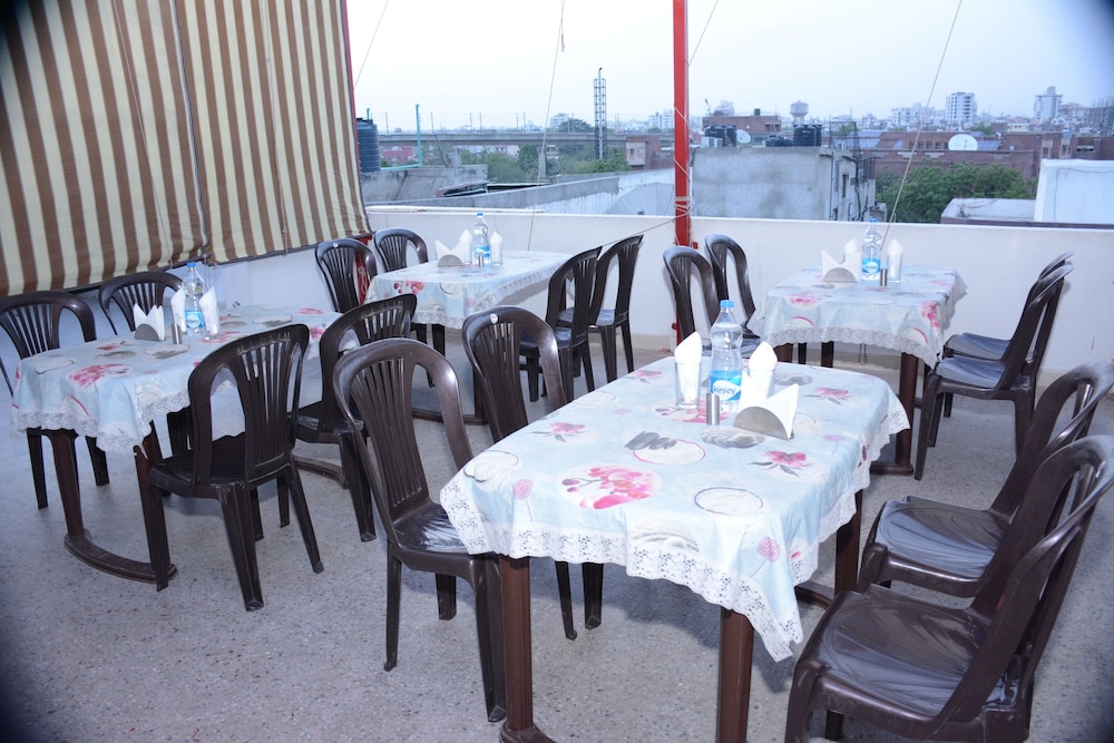 Hotel Thikana Palace 34/50