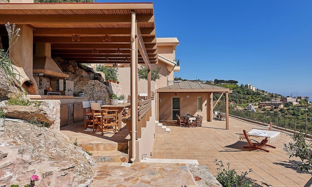 Villa Omikron 38/42