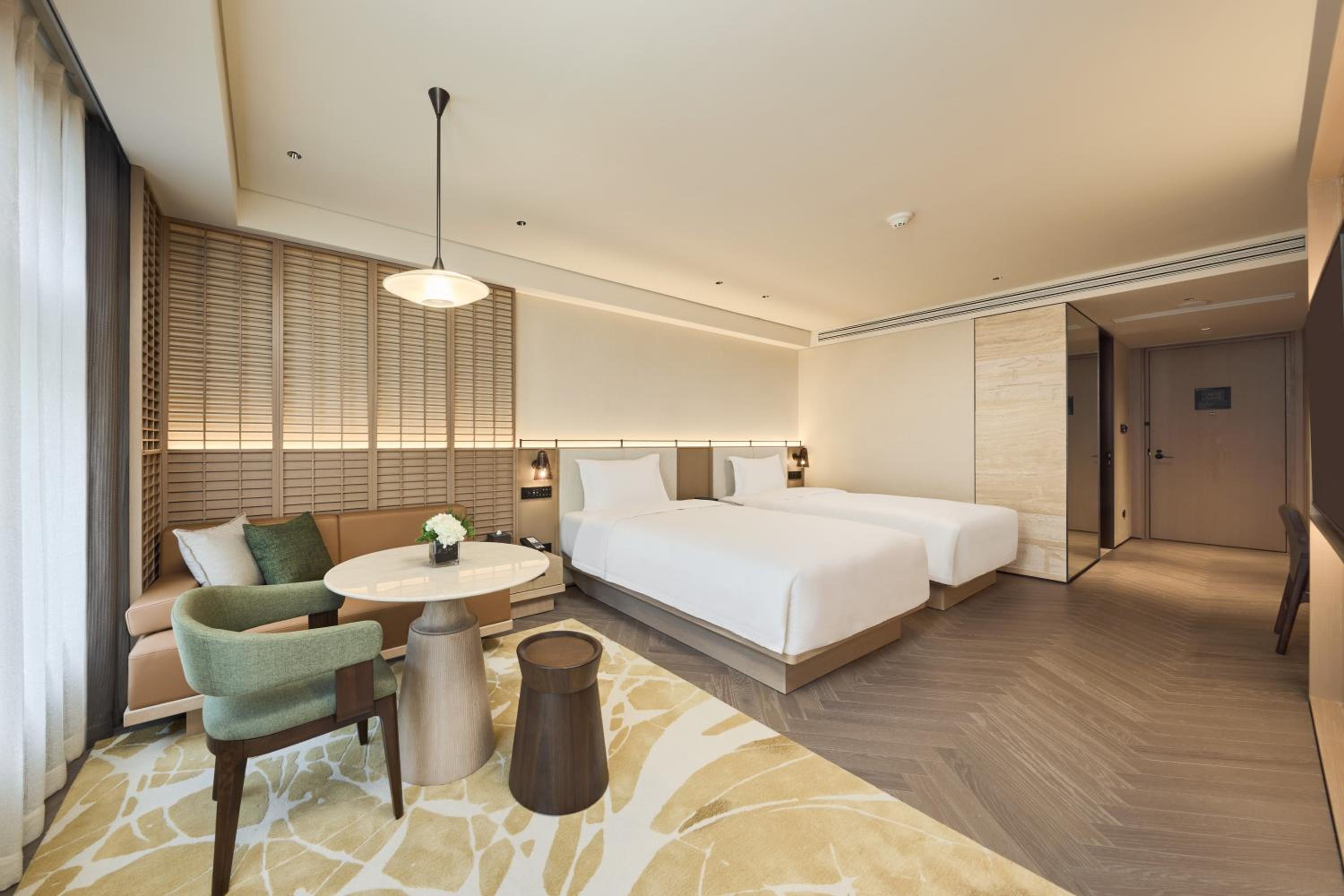 DELUXE, TWIN BEDS
