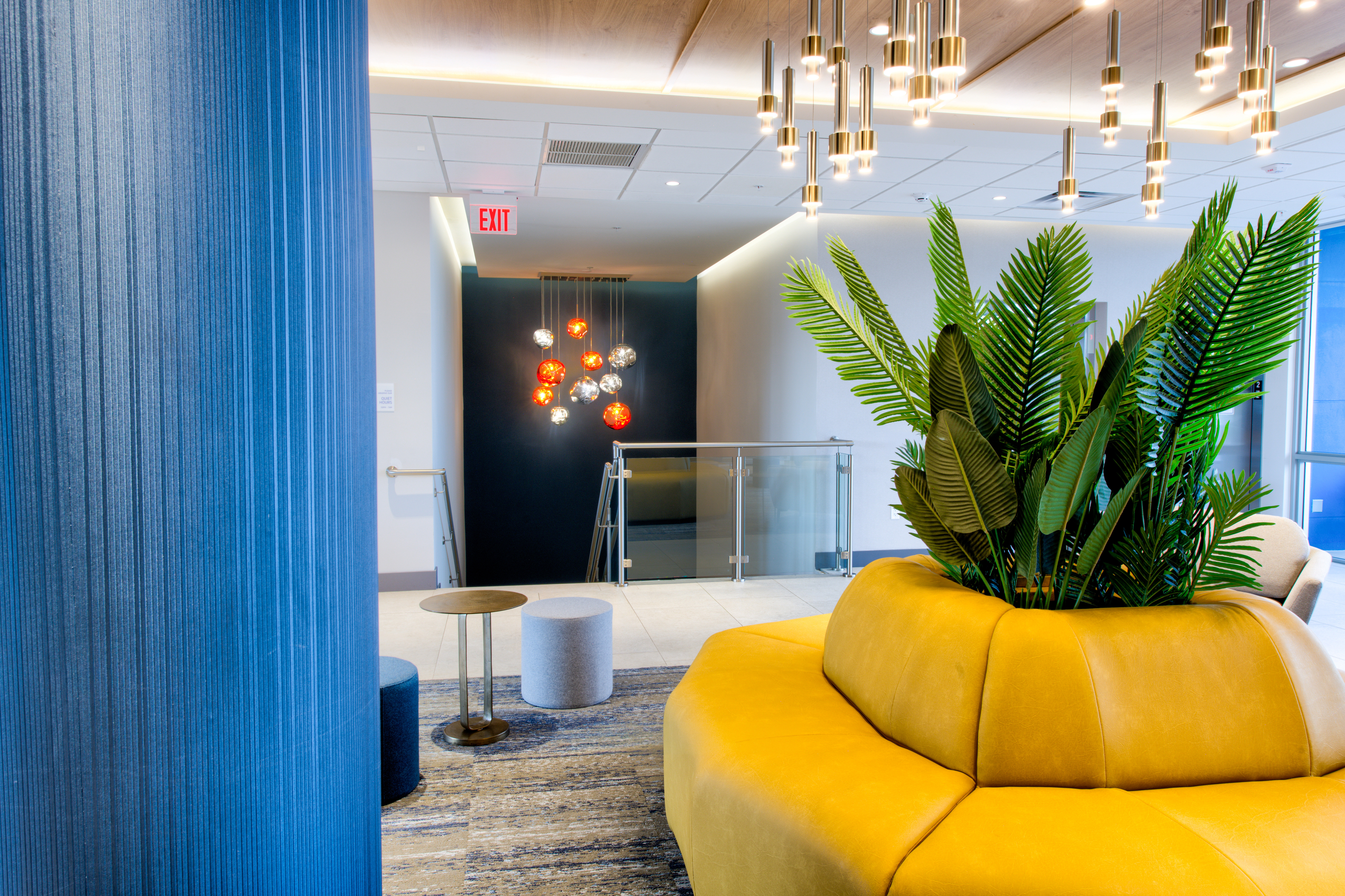 Holiday Inn Express & Suites Miami Intl Airport - 36th St 34/50