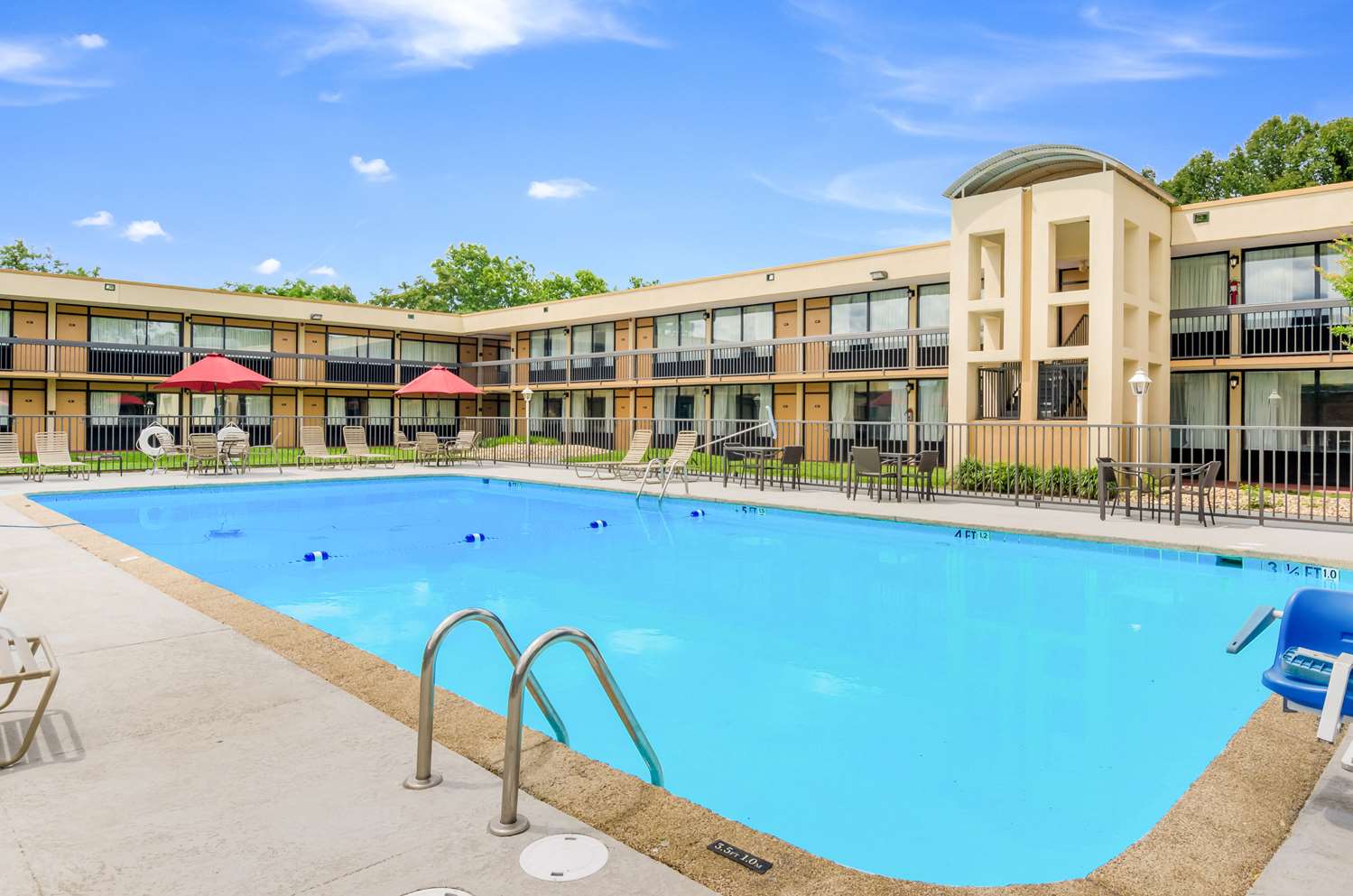 Quality Inn Roanoke Airport 21/23