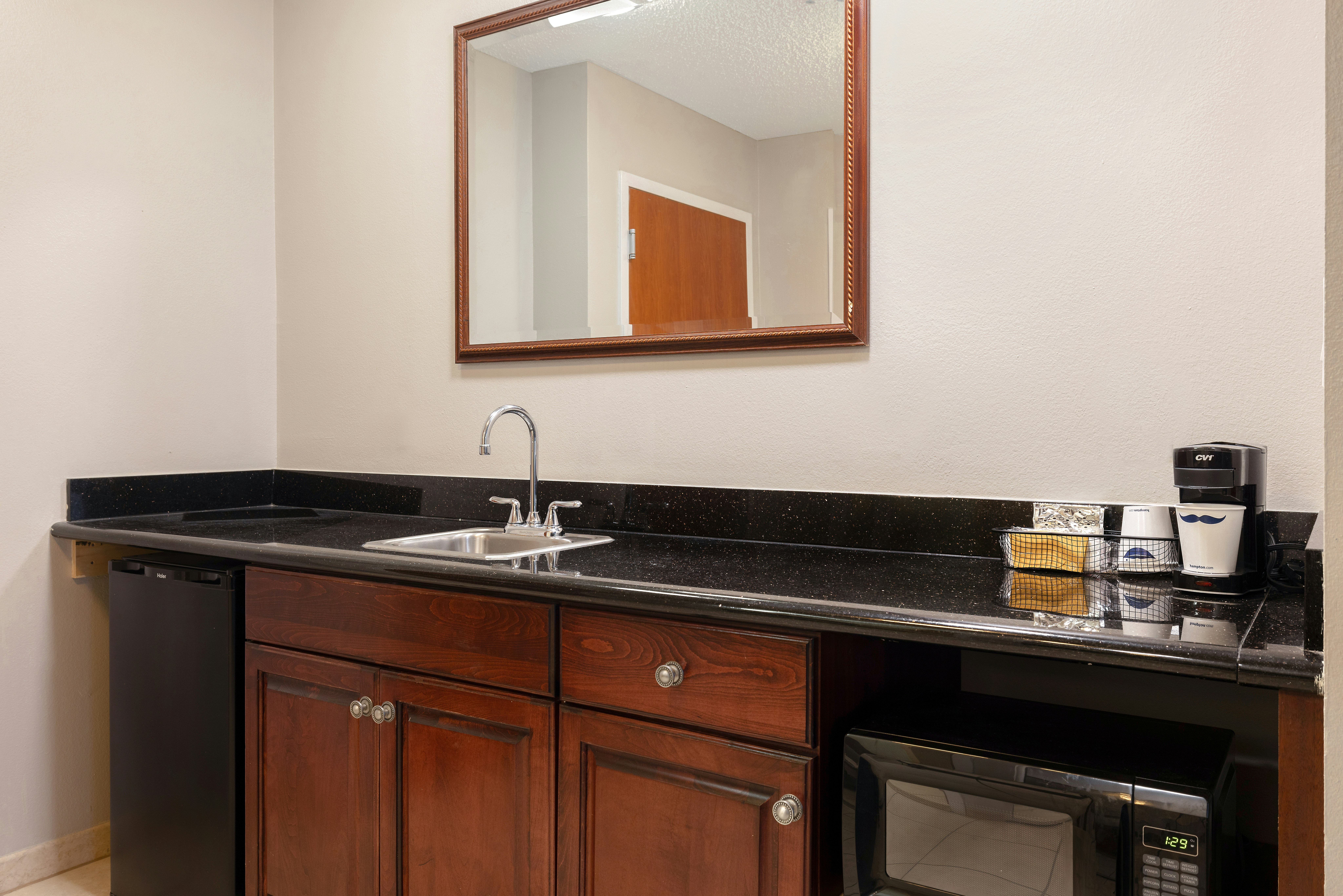 Hampton Inn Victoria 58/58