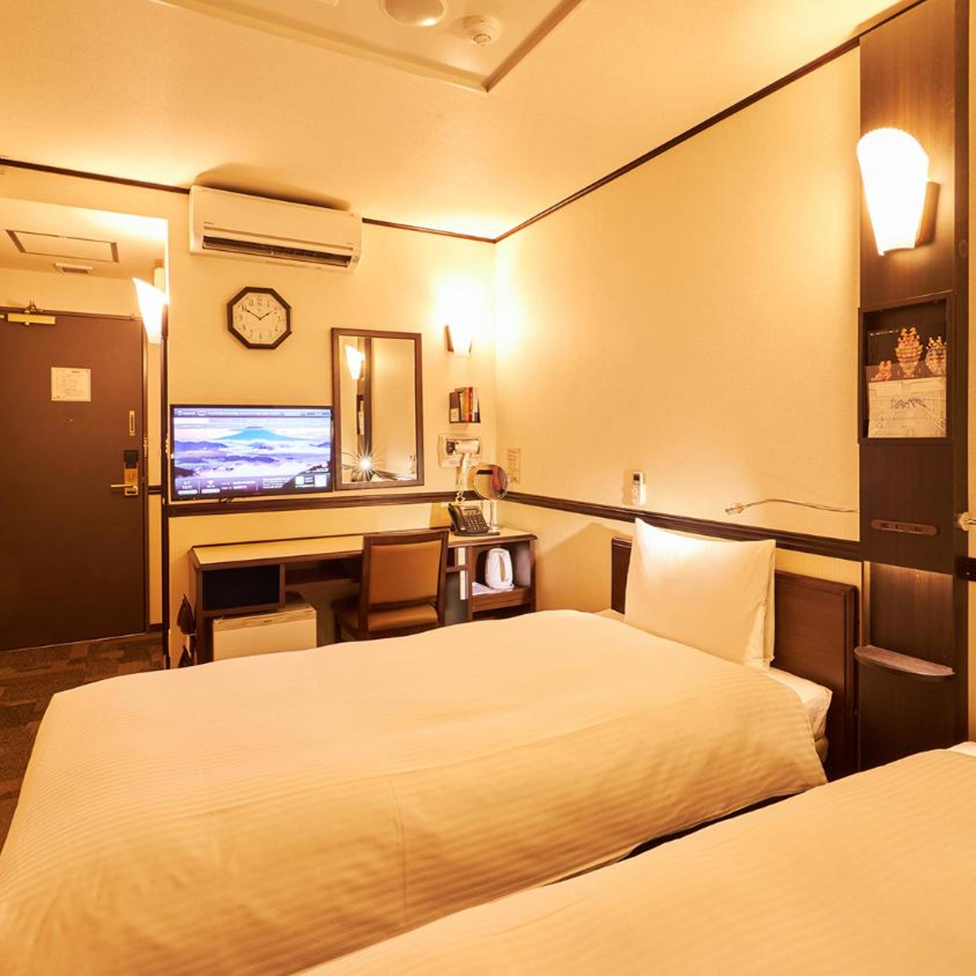 غرفة بسريرين منفصلين، Toyoko Inn Osaka Tsutenkaku Mae 5/10