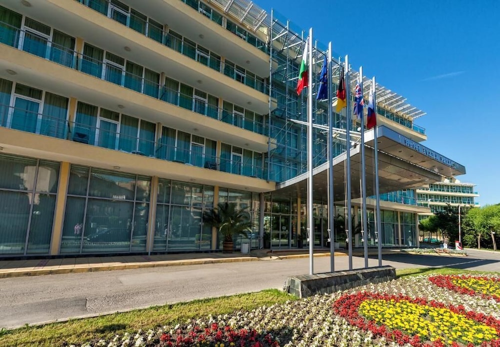 Ivana Palace 37/47
