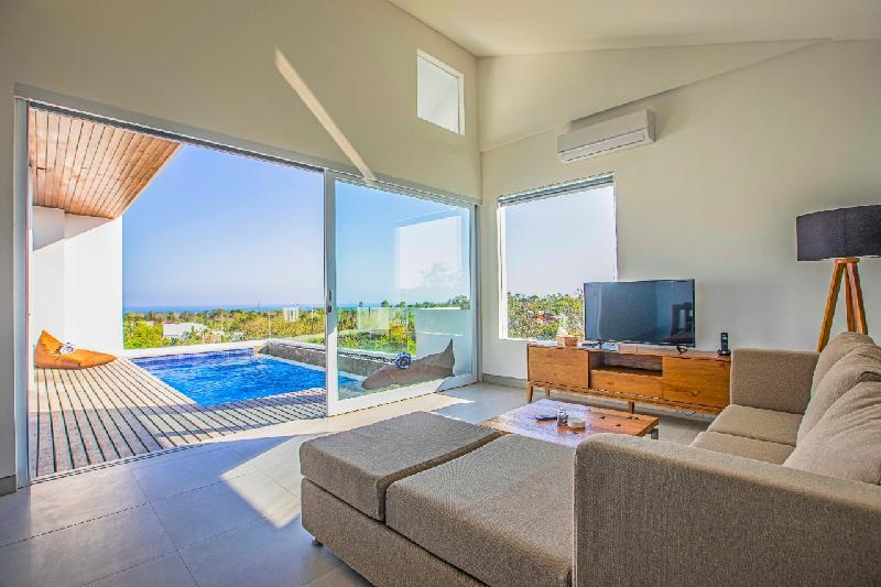 3 BEDROOMS, VILLA