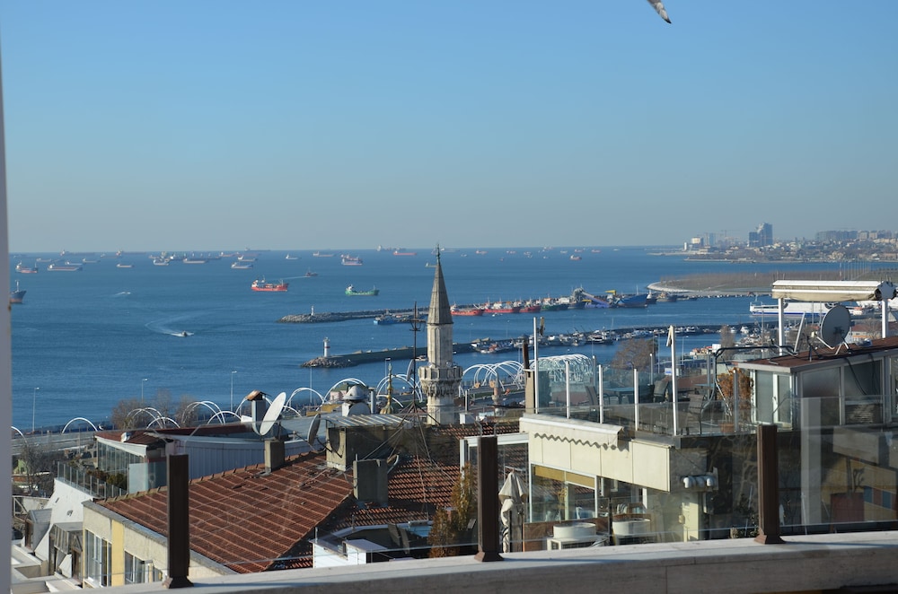 Hotel Fehmi Bey 70/75