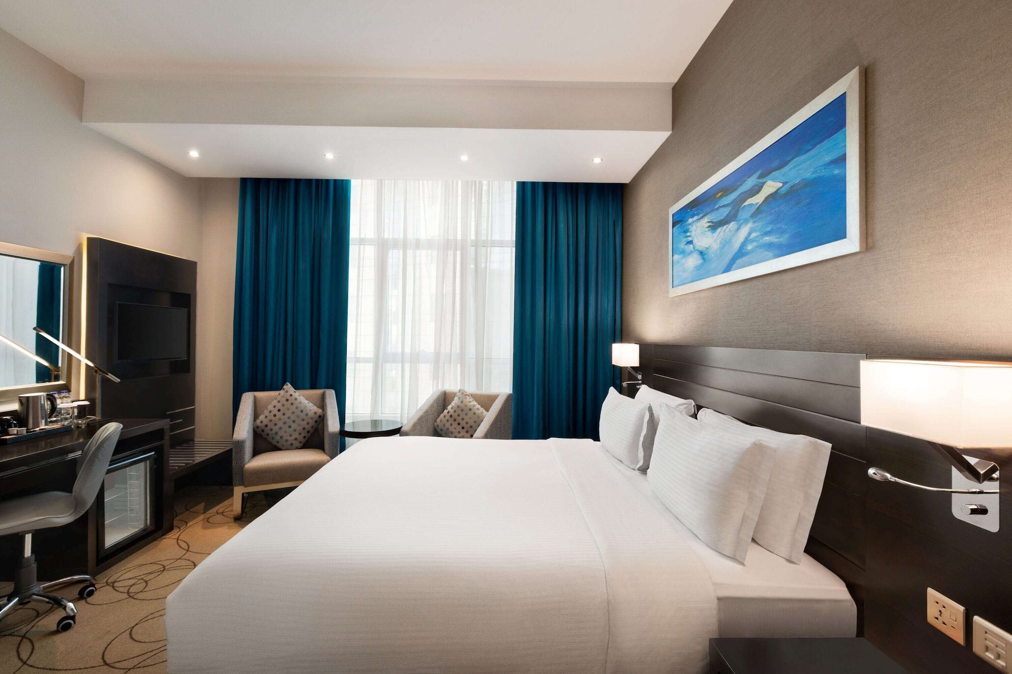 EXECUTIVE, SUITE, QUEEN BED