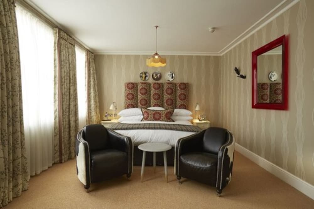 The Angel Hotel 55/57