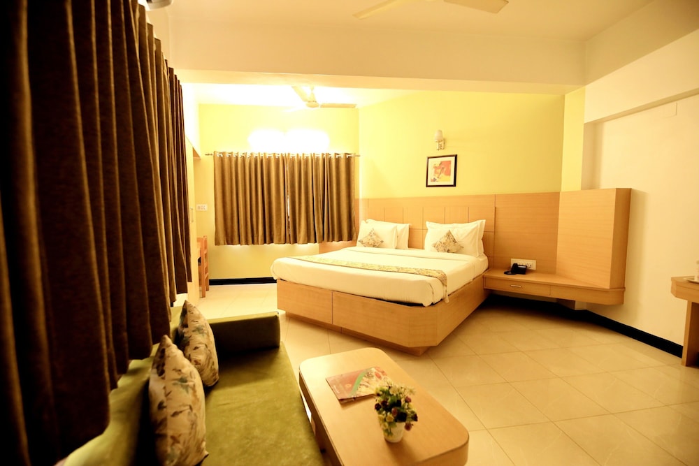 Ashish Palace 35/47