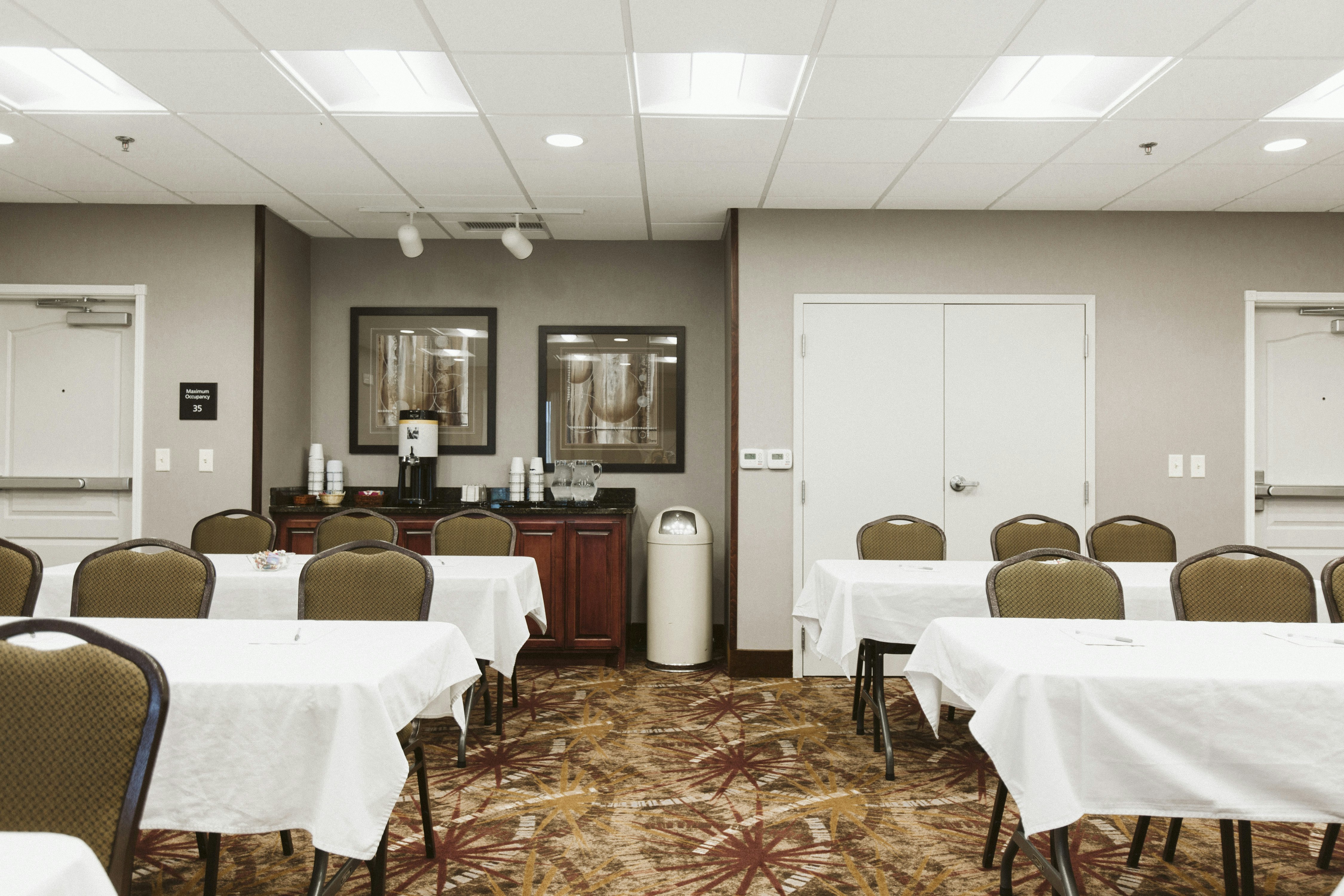 Hampton Inn Bismarck 51/78