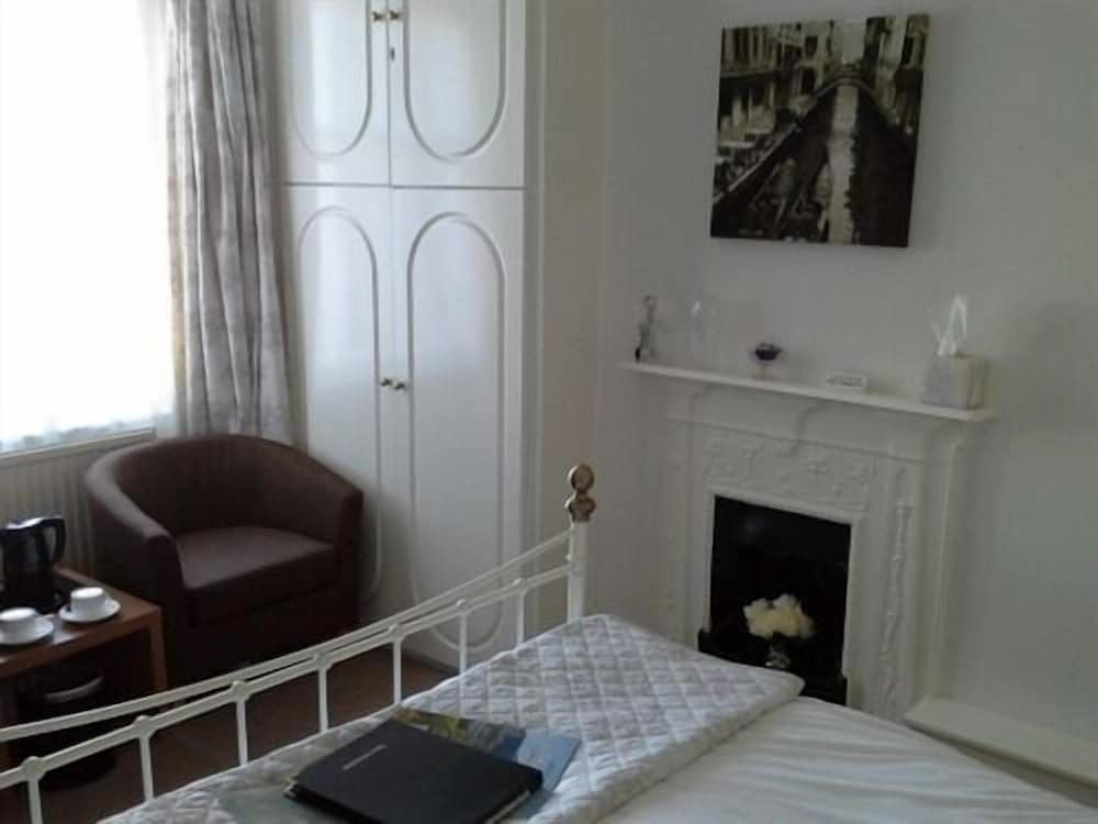 Ellerbrook House 20/23