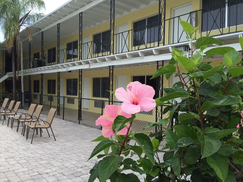 Rodeway Inn Suites 8/28