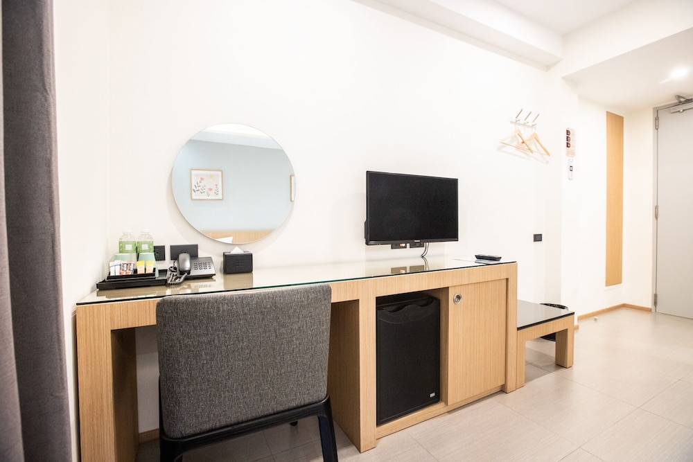 Cubic Bangna Hotel 33/35