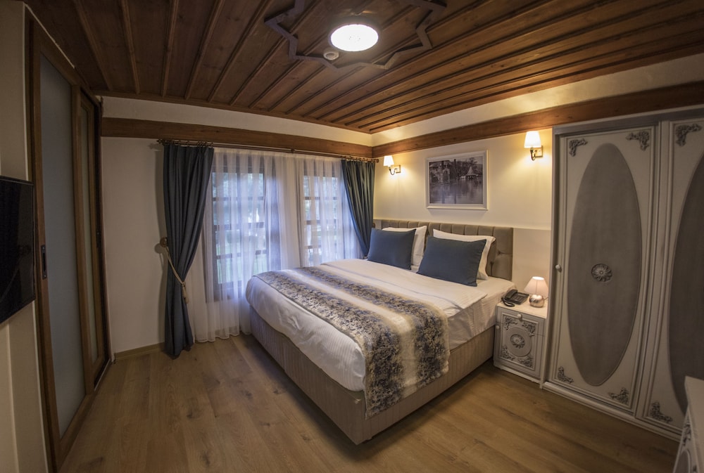 Bayezid Han Konak - Adults Only 6/45