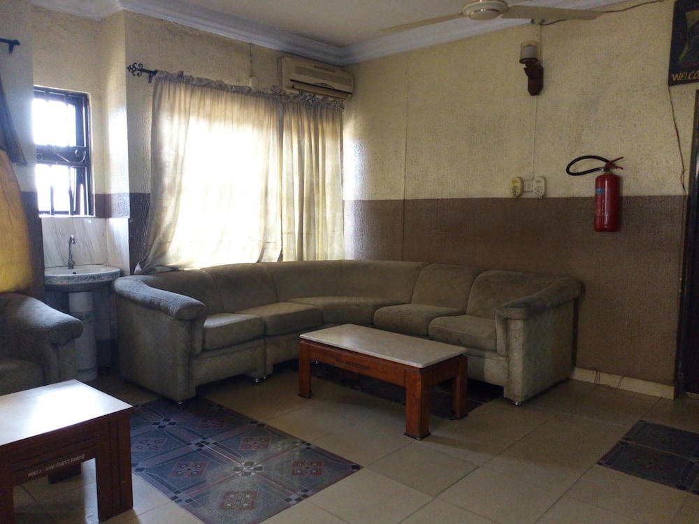 Holla-Jobi Guest House 13/17