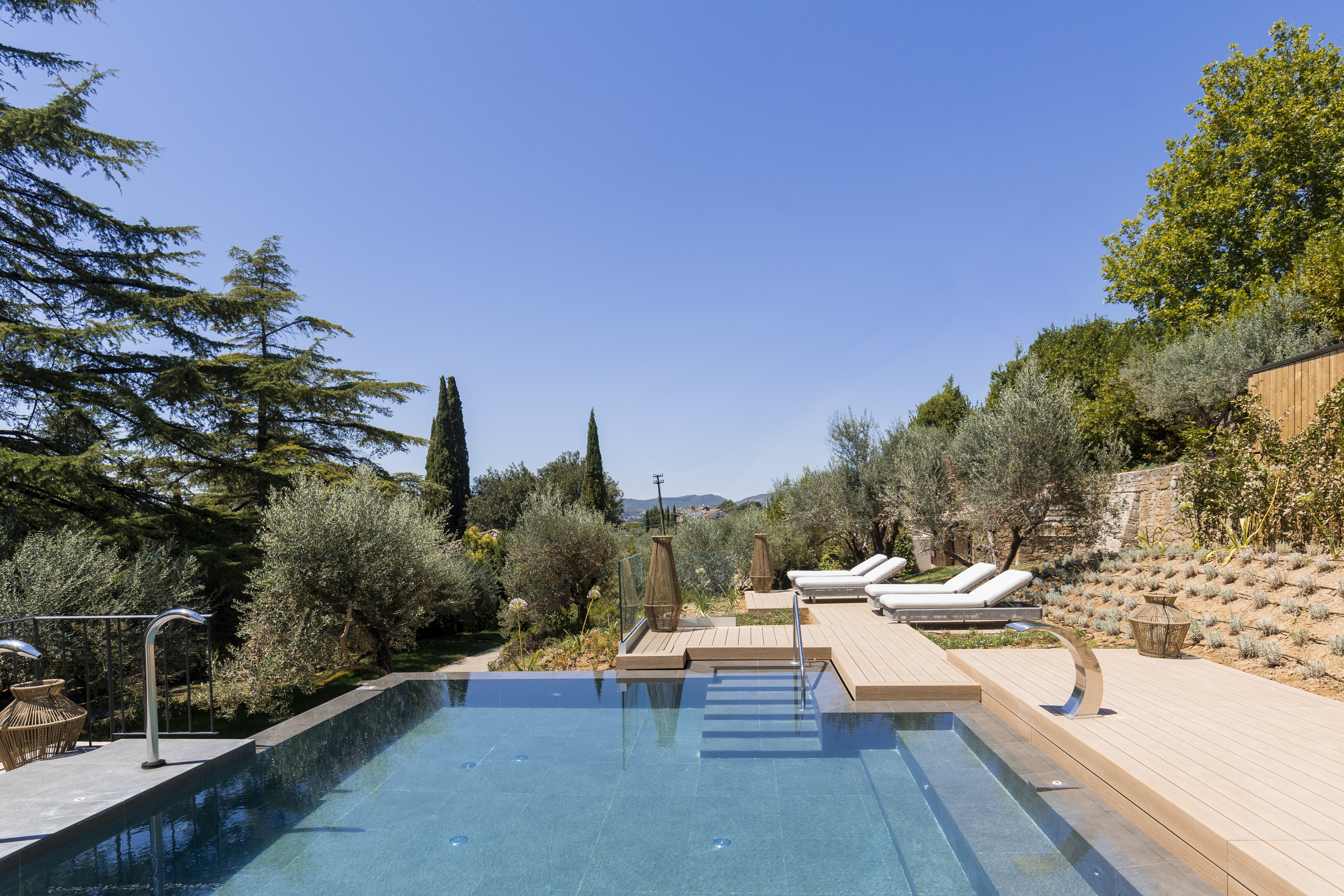 Borgo dei Conti Resort 84/89