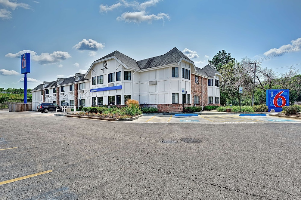 Motel6 Glenview, IL - Chicago North 52/60