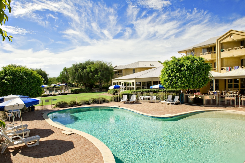 Abbey Beach Resort 29/34