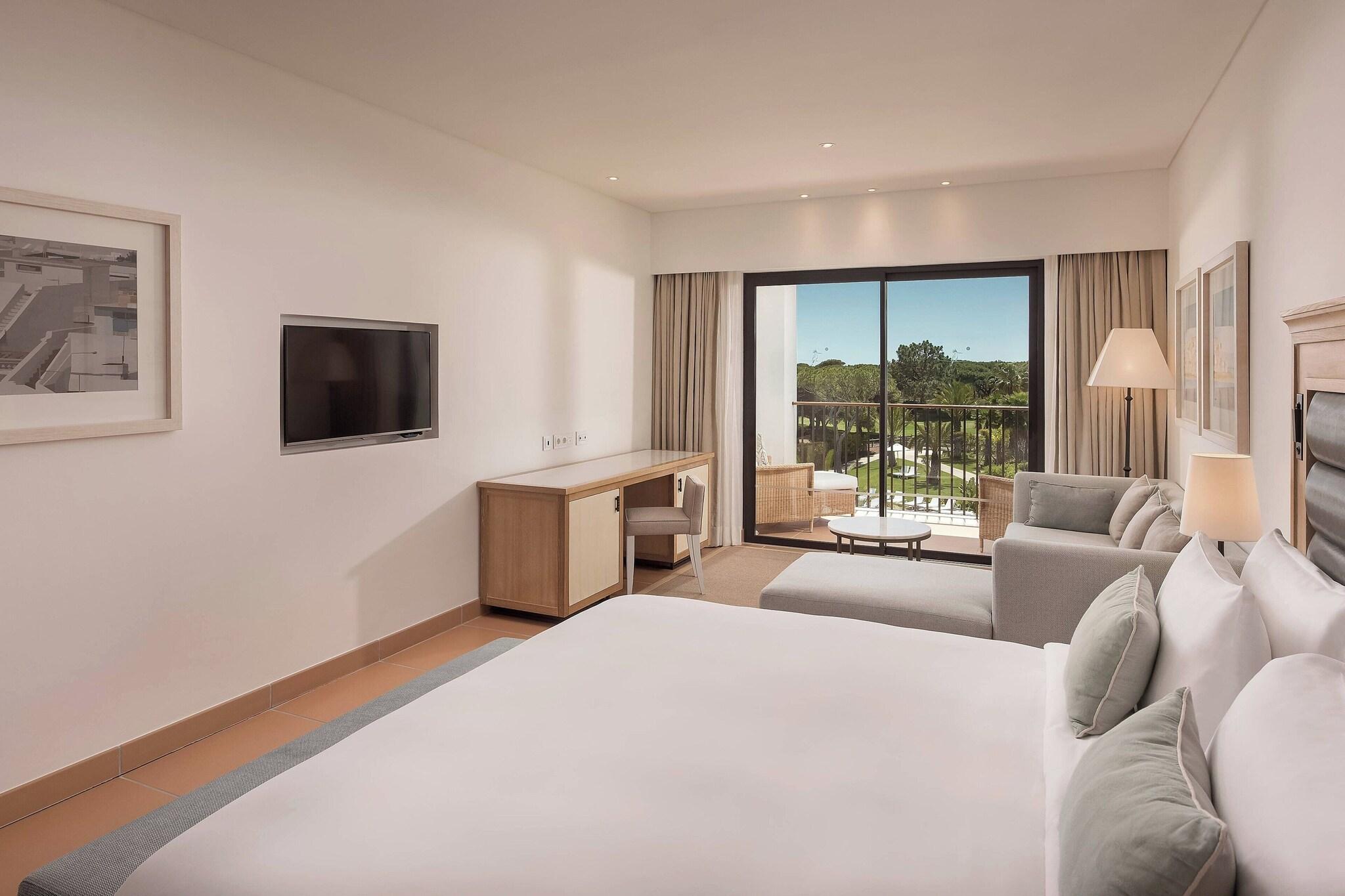 Junior Suite, Pool View