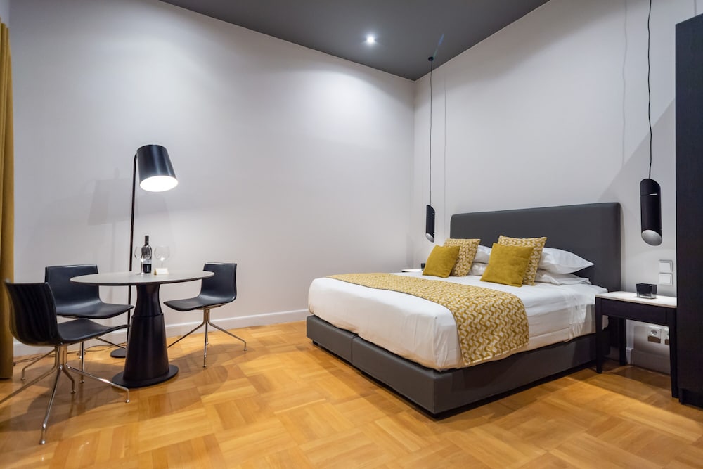 33 Solonos Suites 11/50