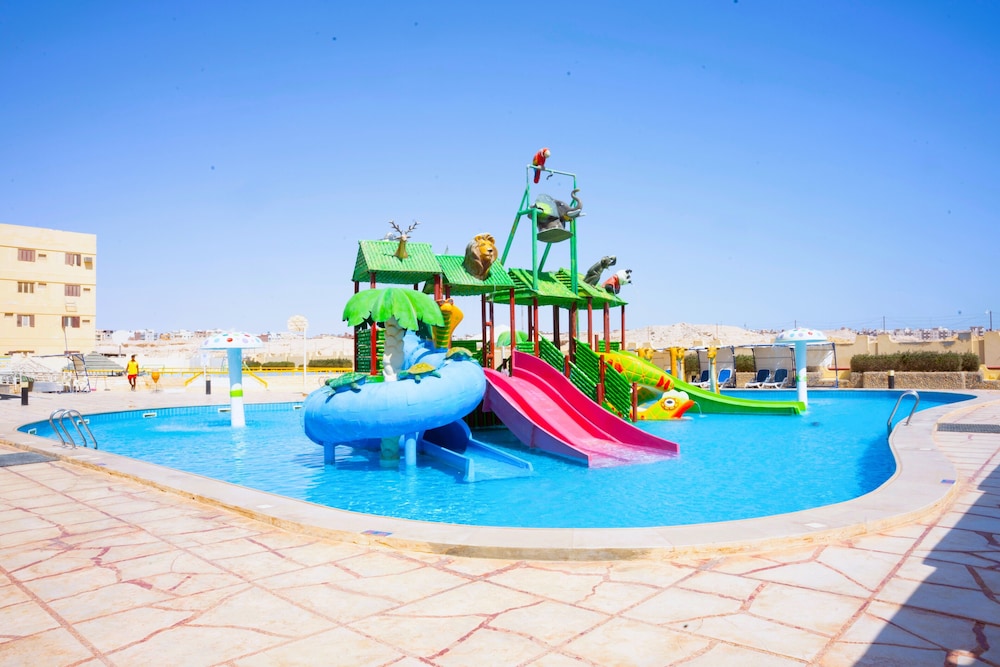 Sunny Days Mirette Family Aqua Park 86/94