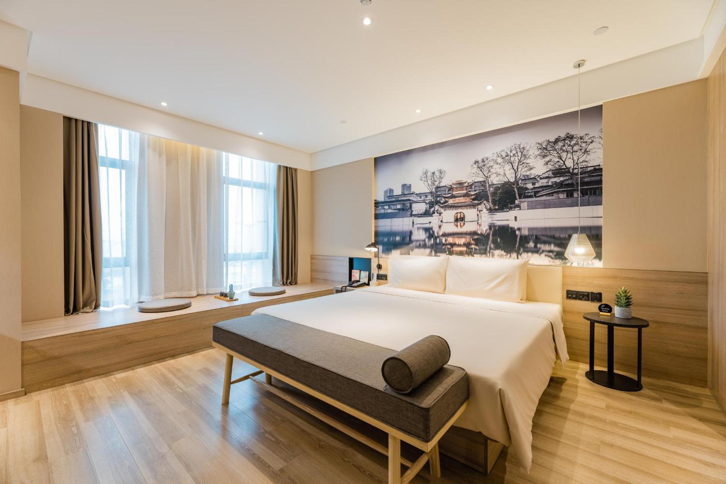 Elegant, King Bed