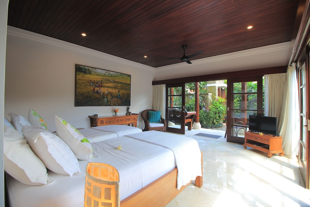 Amori Villa 9/48