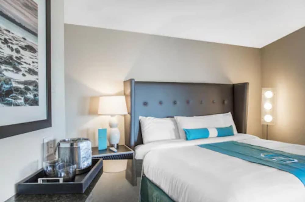 Aqua Blue Hotel & Conference Center 17/61