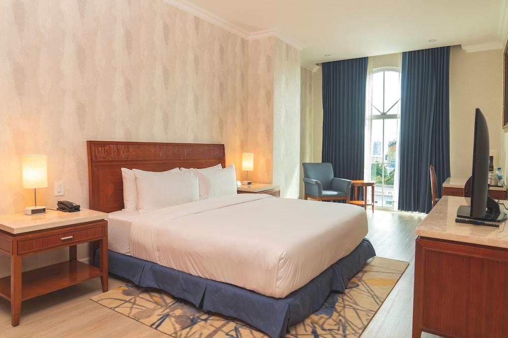 Waymore Hotel Spa & Casino 58/111