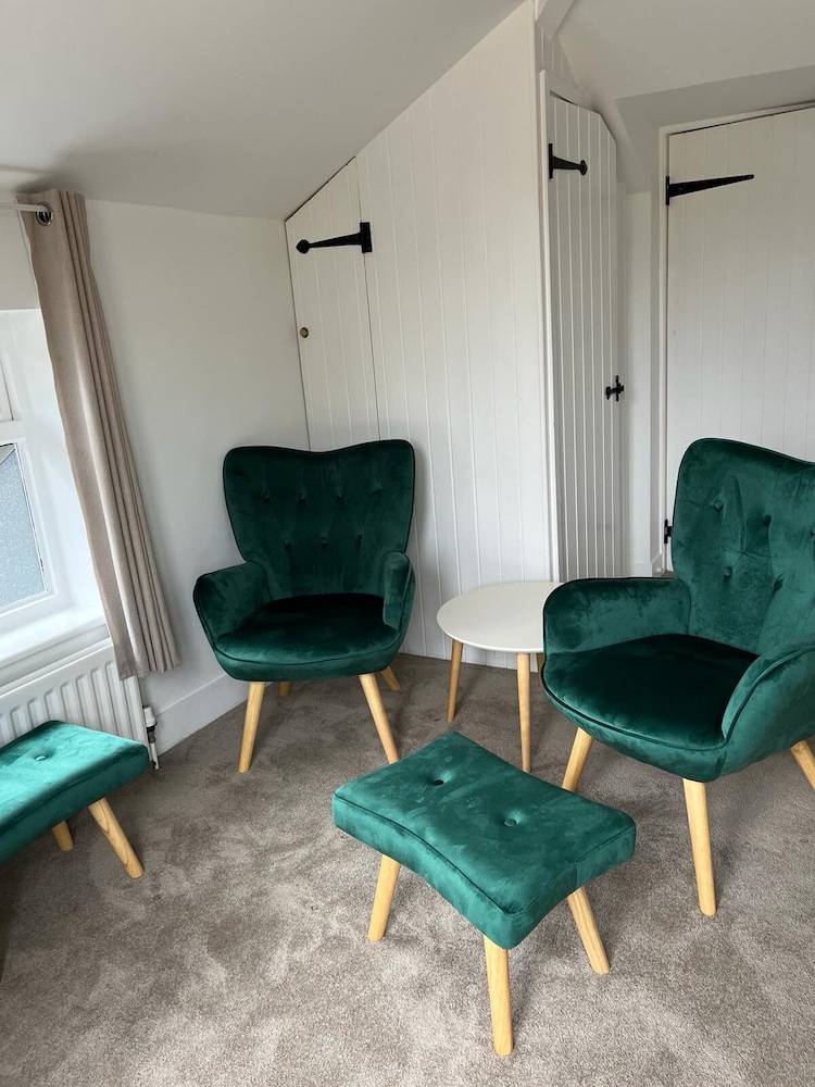 Cottage Lodge Hotel 22/50