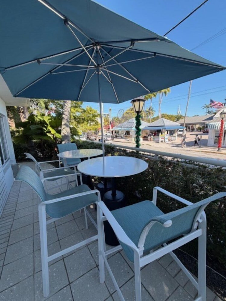 Orchid Key Inn 49/67