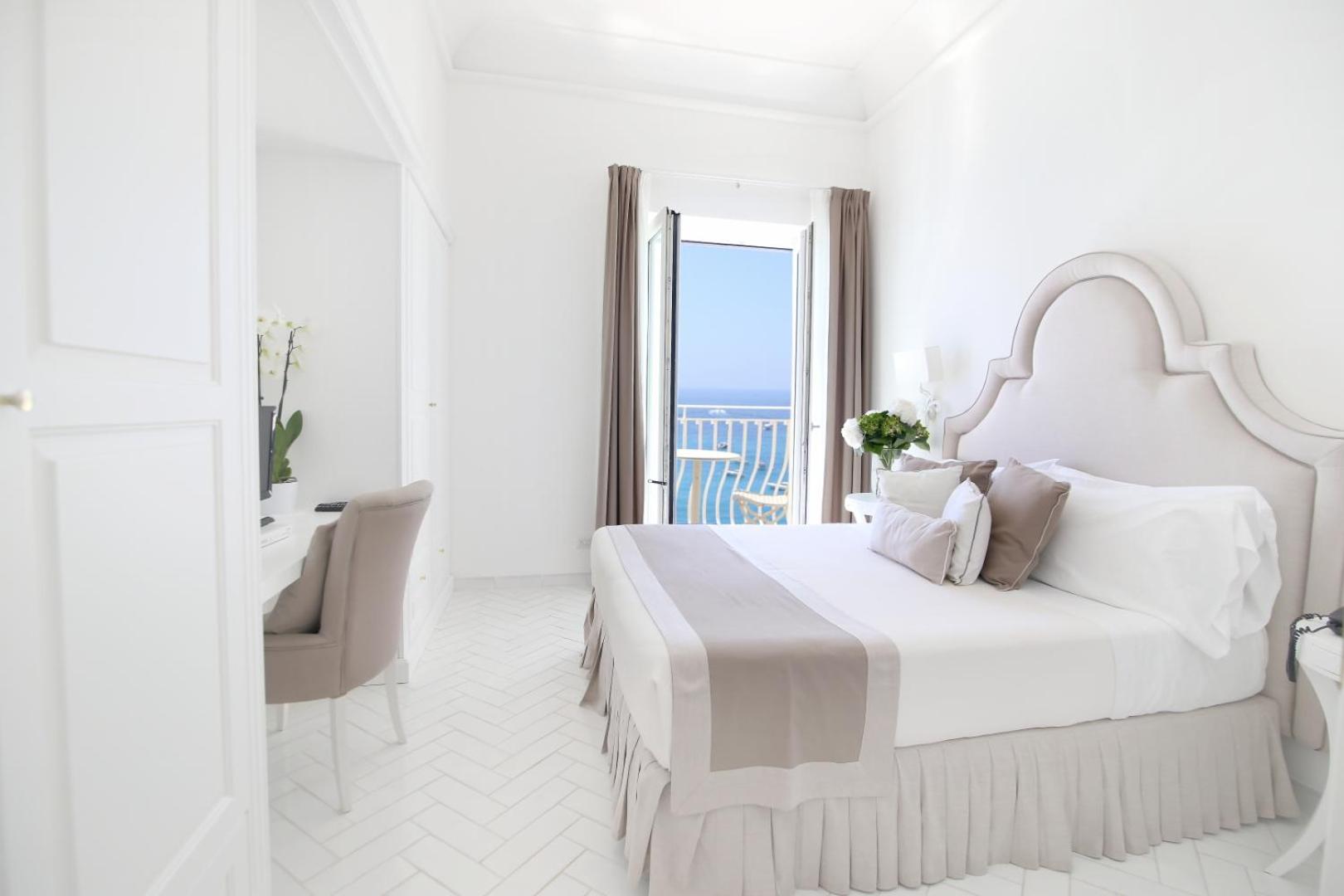 DELUXE, SUITE, SEA VIEW