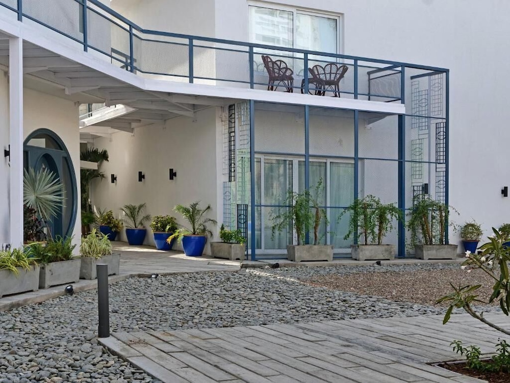 Ambiance Boutique Art Hotel Karachi 3/56