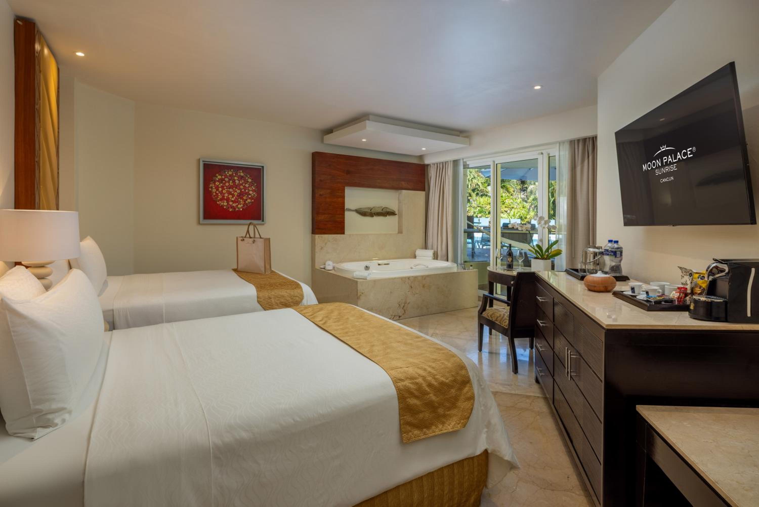 Swim Up, Suite, Garden View
