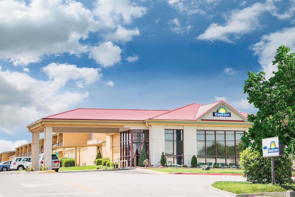 Days Inn by Wyndham Joplin 1/32