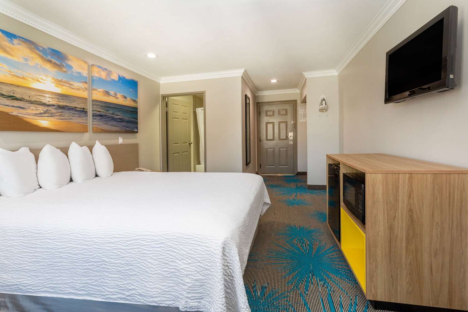 Days Inn by Wyndham Santa Monica 15/45