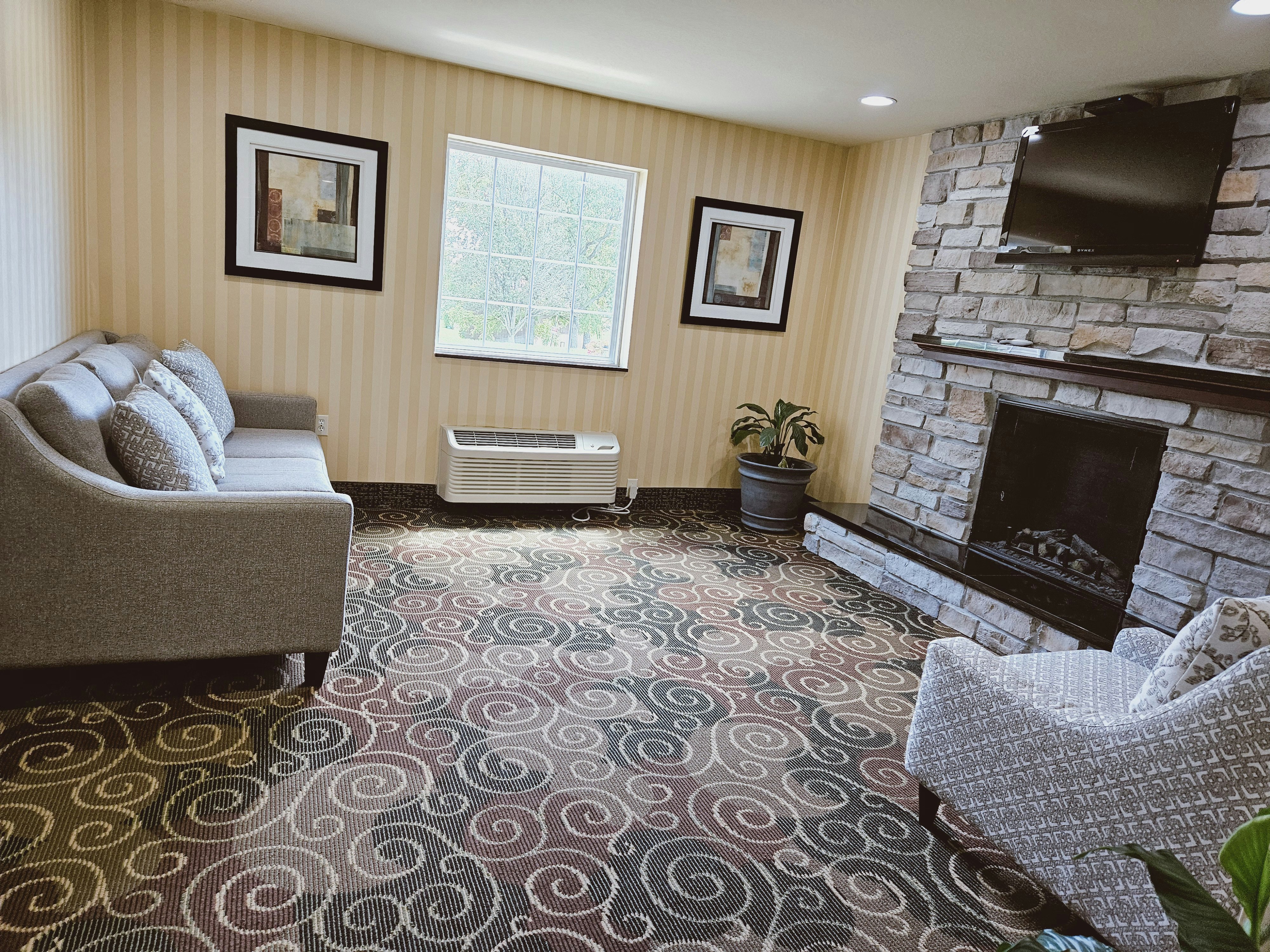 Cobblestone Inn & Suites -- Bloomfield, IA 20/30