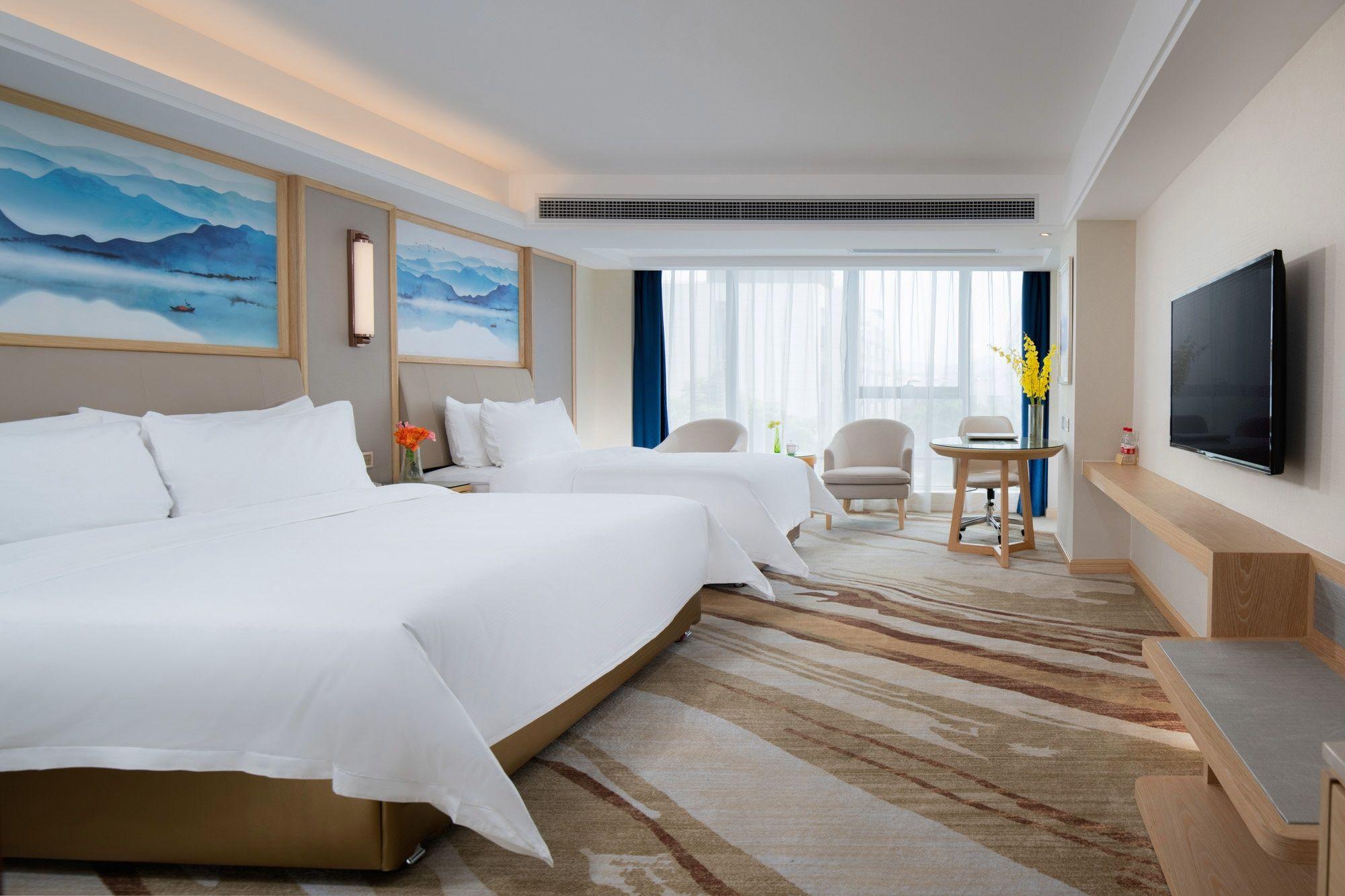 Vienna International Hotel (South Gate of Shenzhen International Convention and Exhibition Center) 19/39