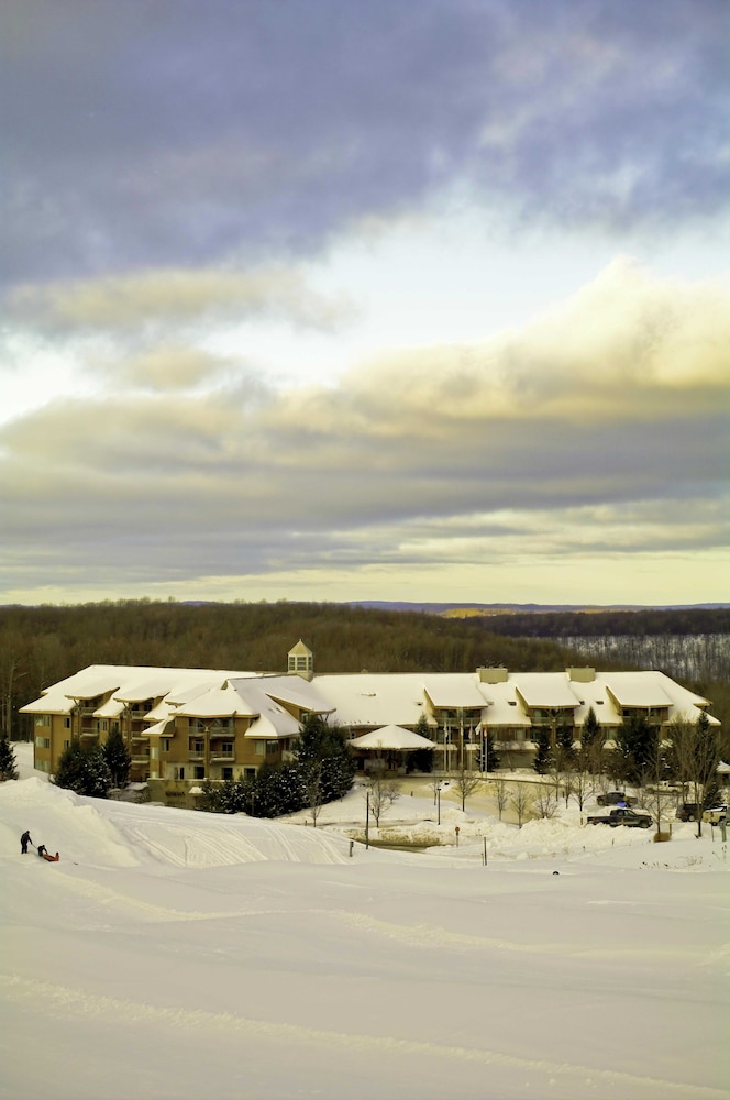 The Lodge at Cedar River Shanty Creek Resort 15/23