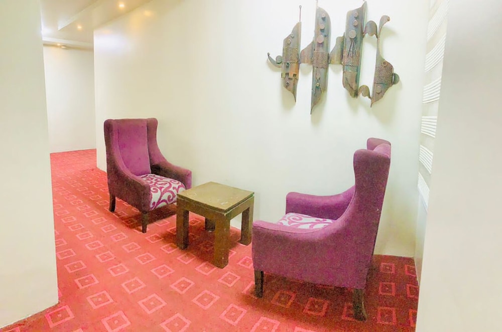 Oakspring Hotel &amp; Luxury Suites 37/50