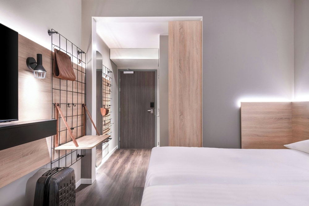 Moxy Verona 20/50