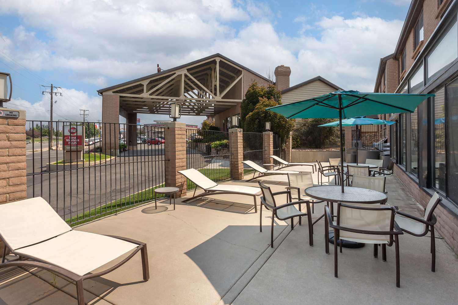 Best Western Plus Cottontree Inn 13/20