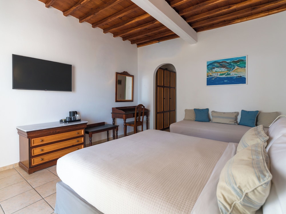 Rhenia Hotel and Bungalows 43/88