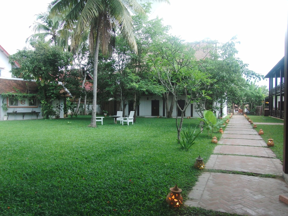 MOUANG LUANG HOTEL 37/47