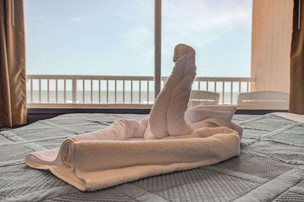Beach House Inn 24/50